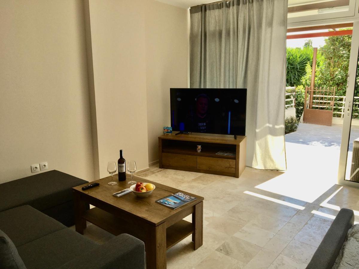 Studio On The Beach Λουτράκι Εξωτερικό φωτογραφία