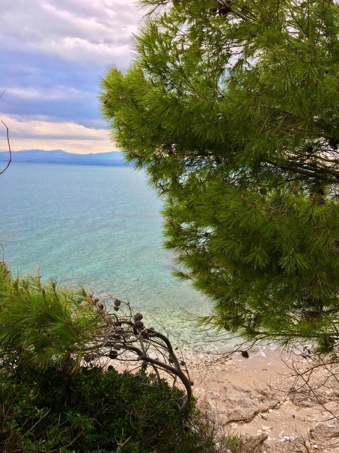 Studio On The Beach Λουτράκι Εξωτερικό φωτογραφία